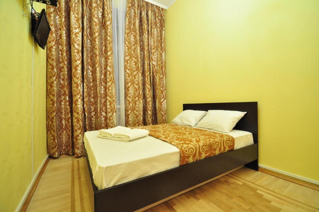 Status Guesthouse Киев Екстериор снимка